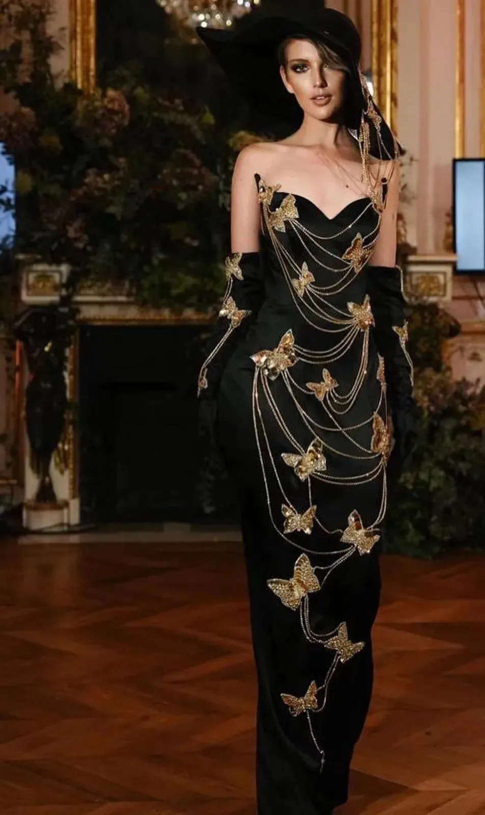 Trend4us Majestic Crystal Luxury Ball Gown