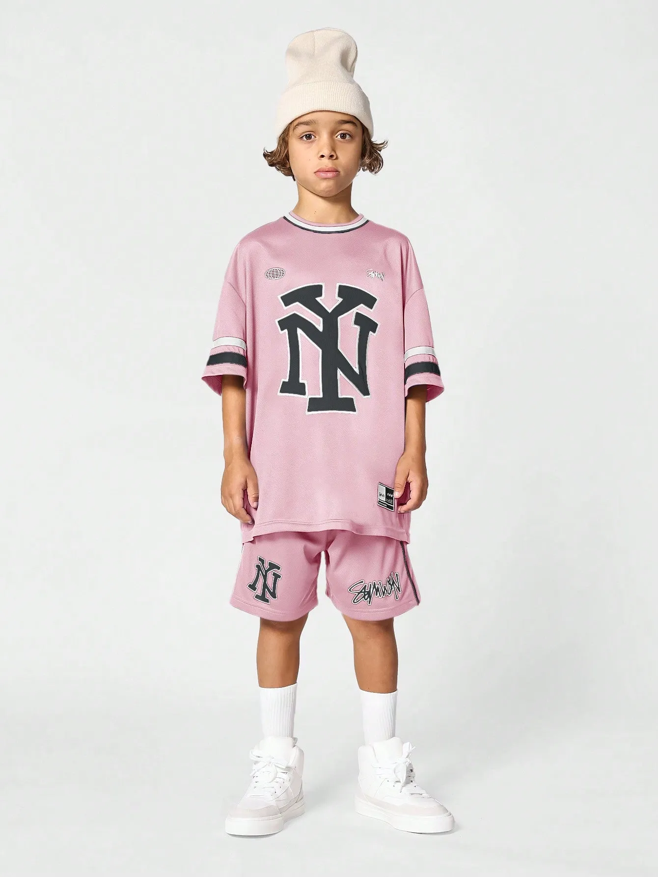Tween Boys Oversized Fit Tee And Short With Graffiti NY Letter Graphic 2 Piece Set