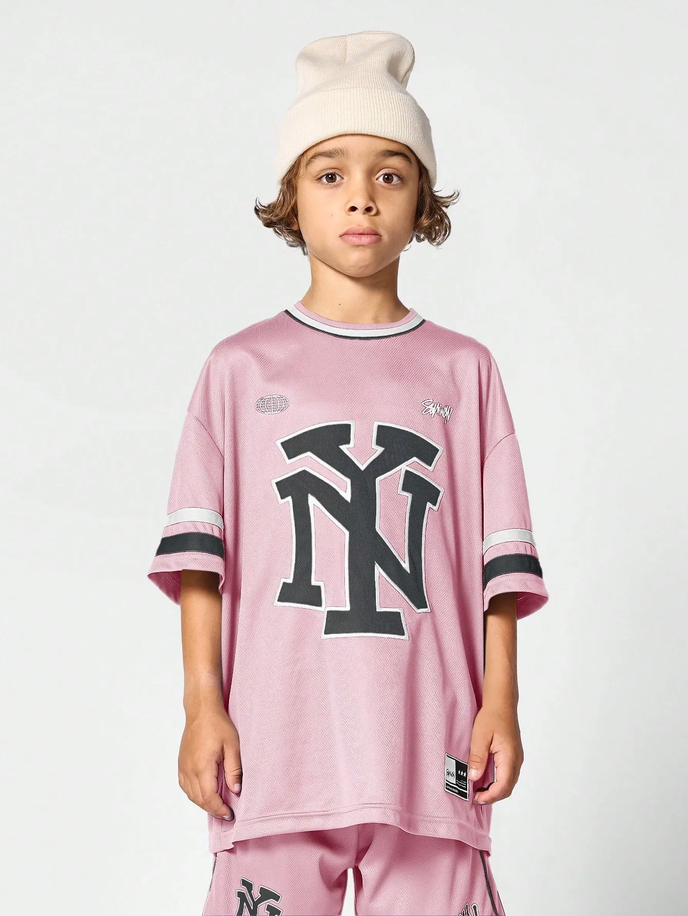 Tween Boys Oversized Fit Tee And Short With Graffiti NY Letter Graphic 2 Piece Set
