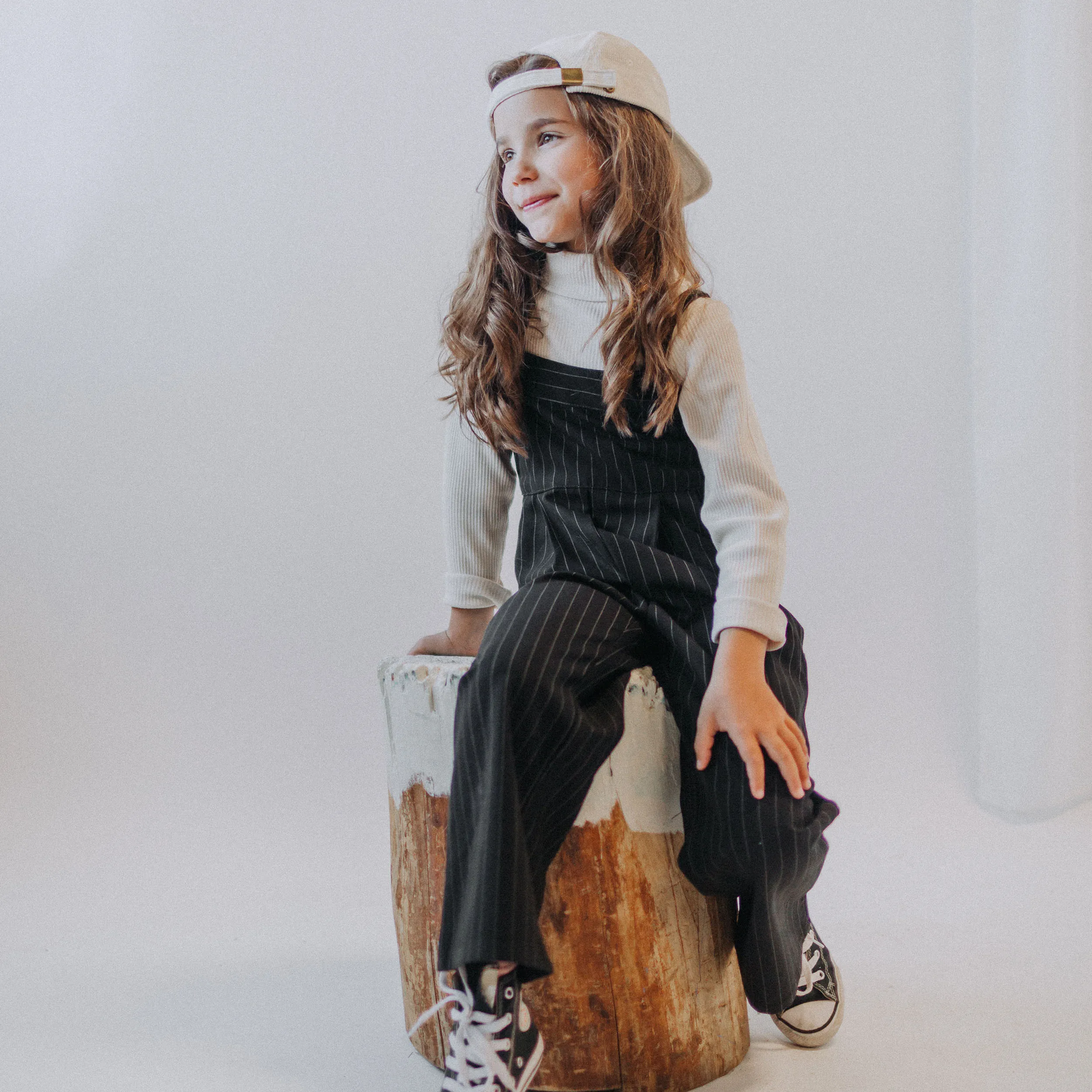 Une-pièce noir et blanc à rayures en gabardine de coton, enfant || Black and white striped one-piece in cotton gabardine, child